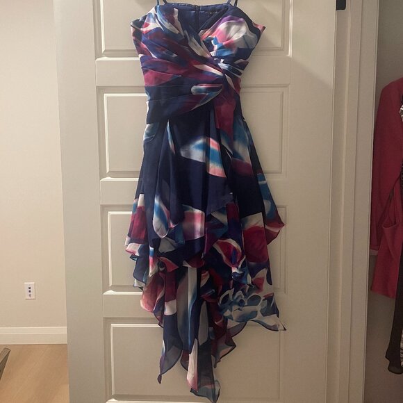 LE CHATEAU | Floral Dress - Picture 1 of 7